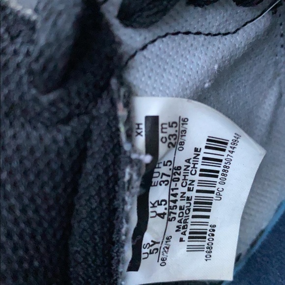 SOLD Retro Jordan 1 top 3s - Picture 4 of 5